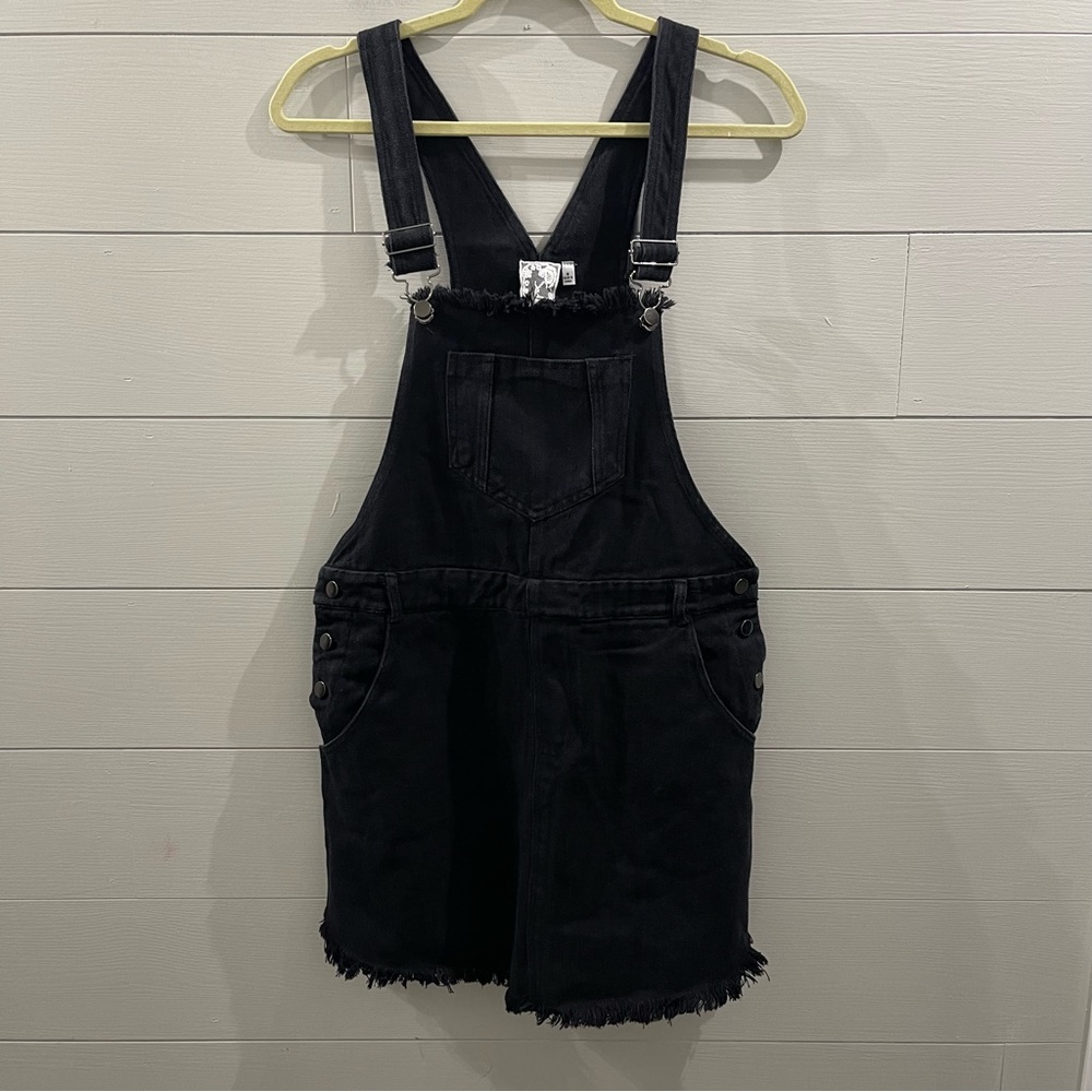 Sadie & Sage | NWT Black Skirt Overall Size Medium